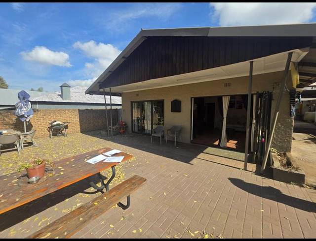 3 BEDROOM HOUSE FOR SALE IN ALBERTON NORTH